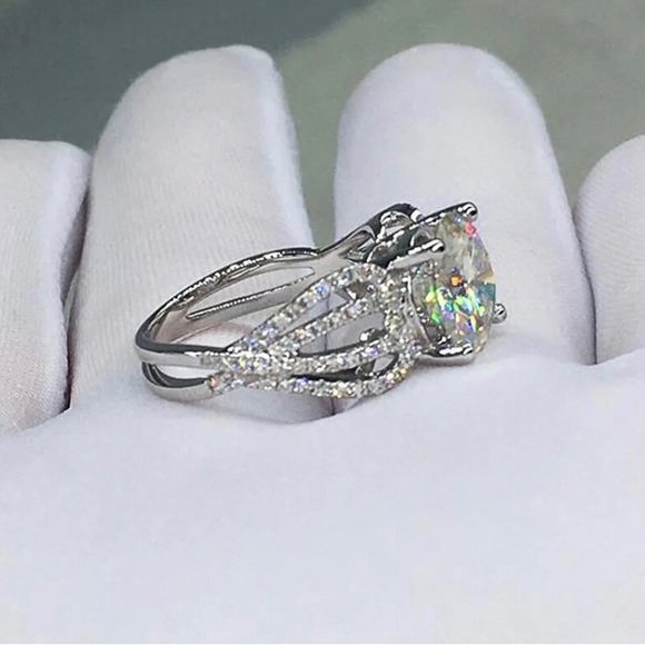 New simulated round solitaire pave diamond ring - Picture 3 of 6